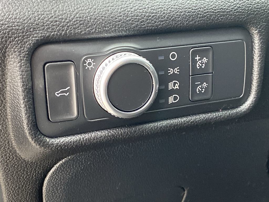 Thumbnail: 2022 Ford Explorer - 26