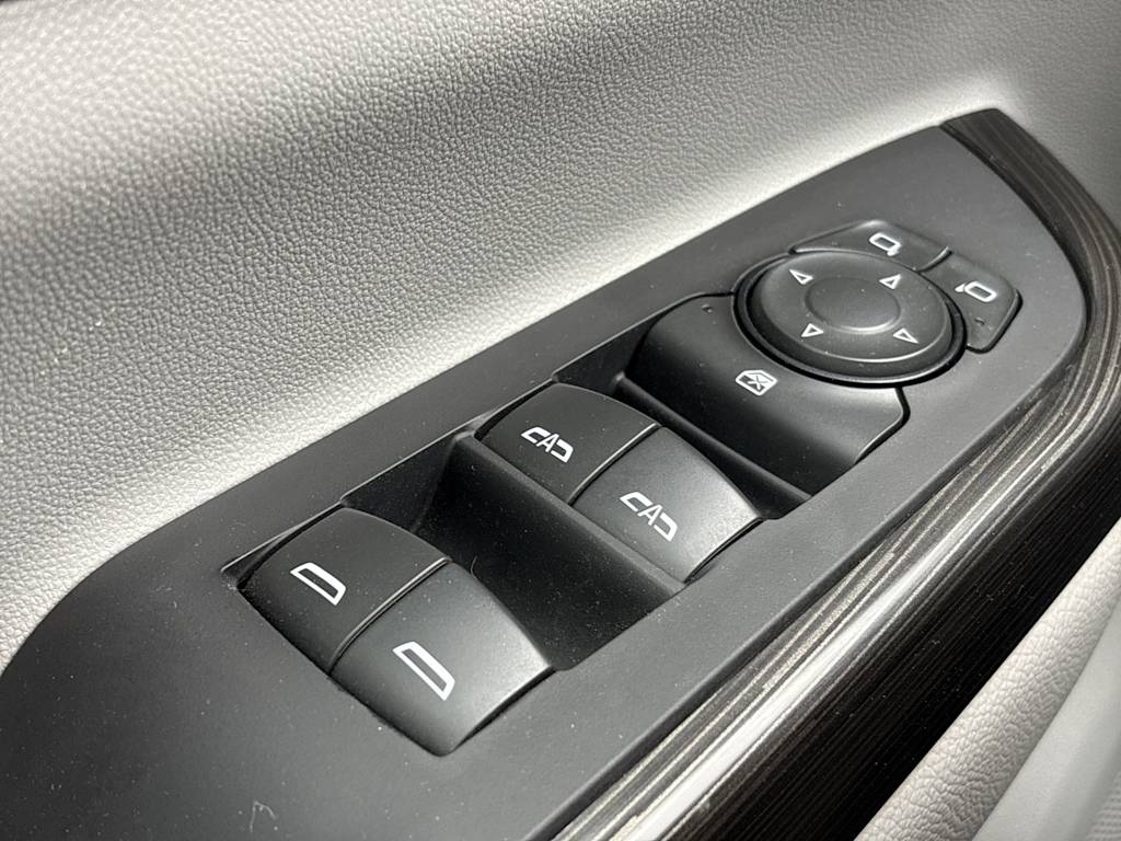 Thumbnail: 2023 GMC Acadia - 24