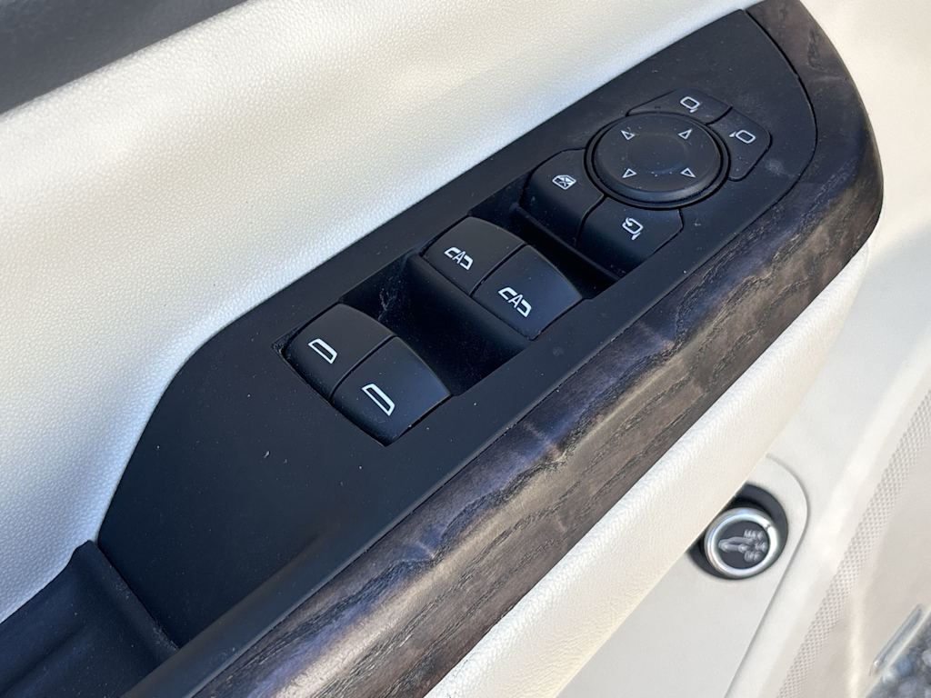 Thumbnail: 2023 GMC Acadia - 25