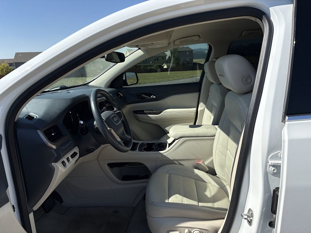 Thumbnail: 2023 GMC Acadia - 24