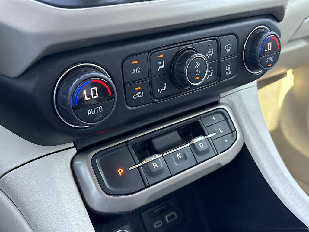 Thumbnail: 2023 GMC Acadia - 28