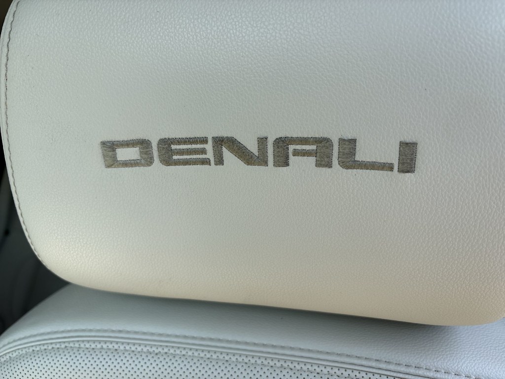 Thumbnail: 2023 GMC Acadia - 30