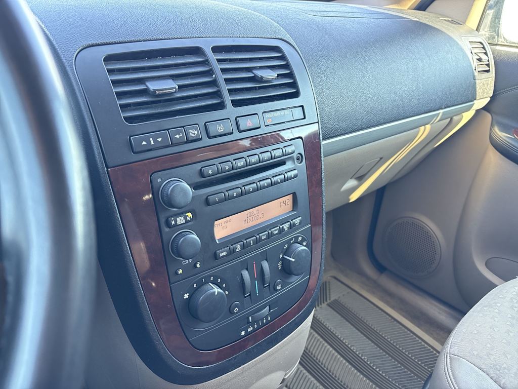 Thumbnail: 2008 Chevrolet Uplander - 11
