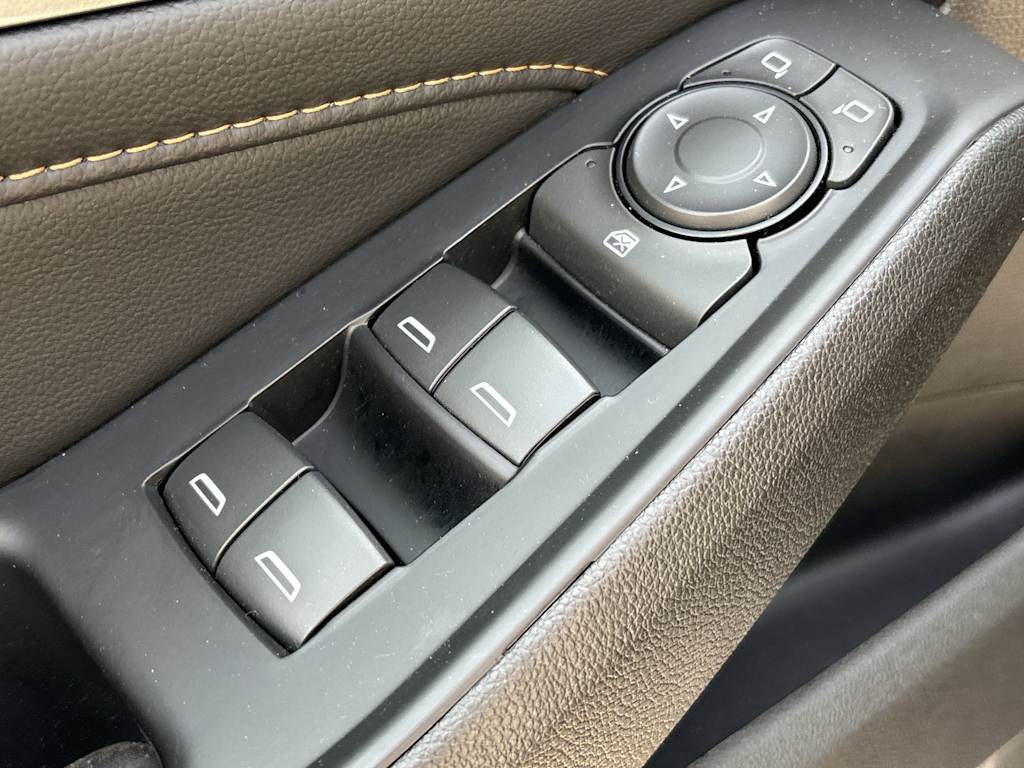 Thumbnail: 2021 Chevrolet Traverse - 25