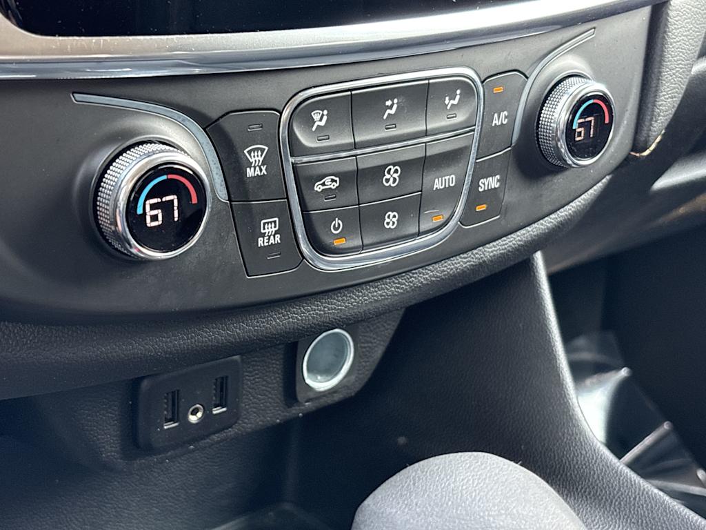 Thumbnail: 2021 Chevrolet Traverse - 28