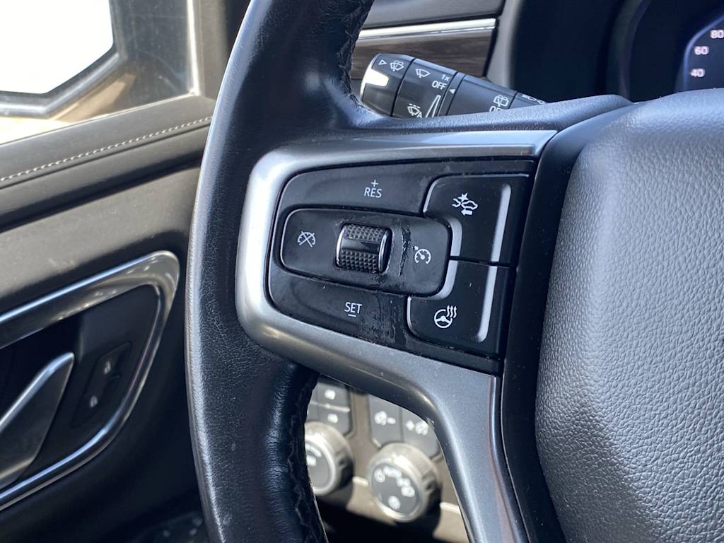 Thumbnail: 2022 Chevrolet Suburban - 32