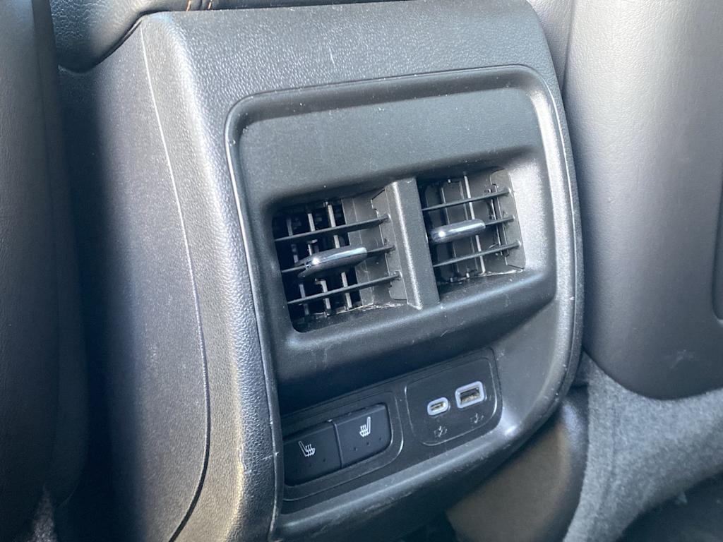 Thumbnail: 2019 Cadillac XT4 - 25
