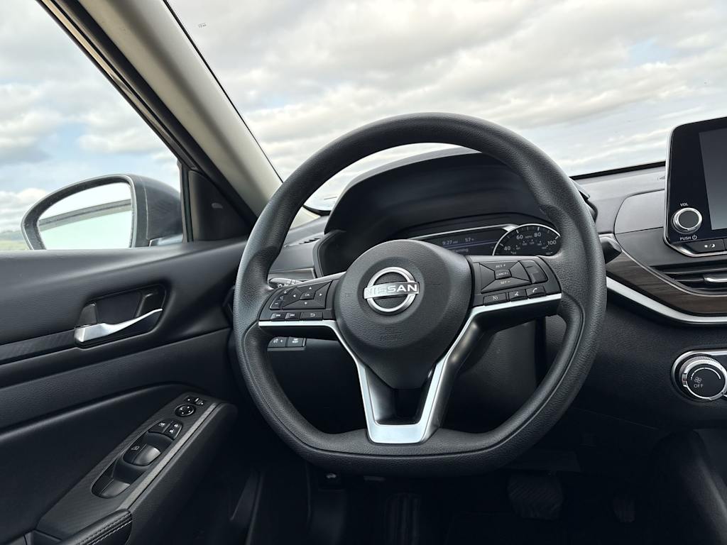 Thumbnail: 2025 Nissan Altima - 8