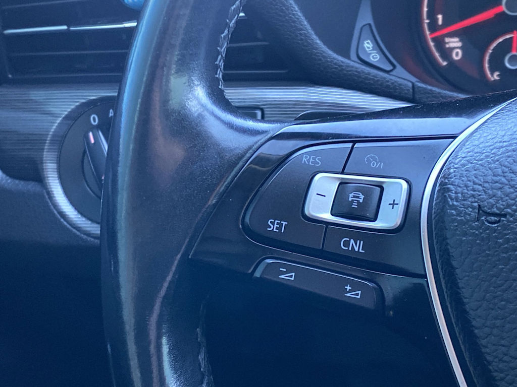Thumbnail: 2020 Volkswagen Passat - 33