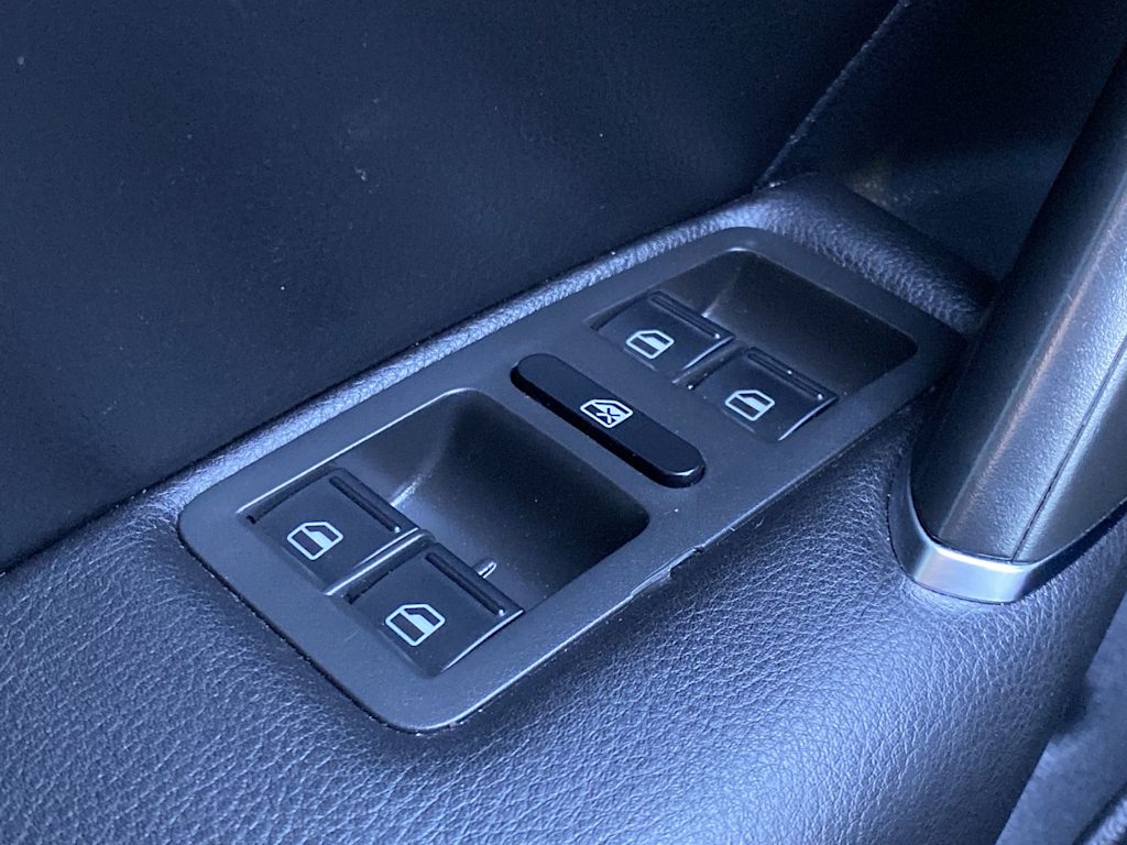 Thumbnail: 2020 Volkswagen Passat - 25