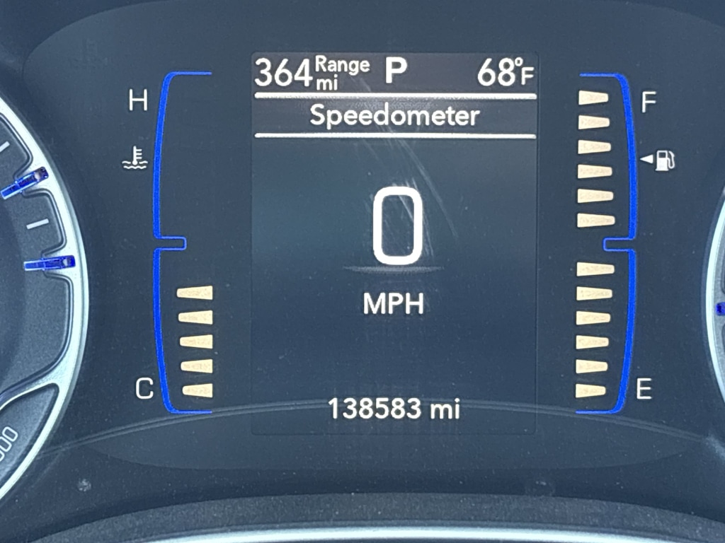 Thumbnail: 2018 Chrysler Pacifica - 8