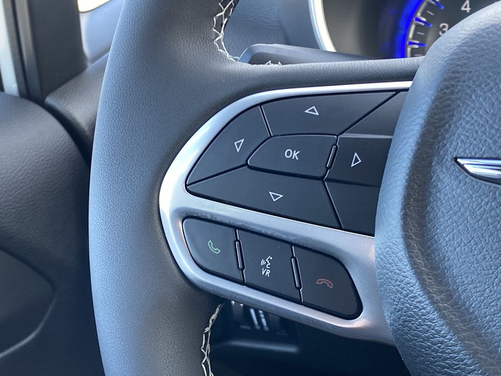 Thumbnail: 2026 Chrysler Pacifica - 32