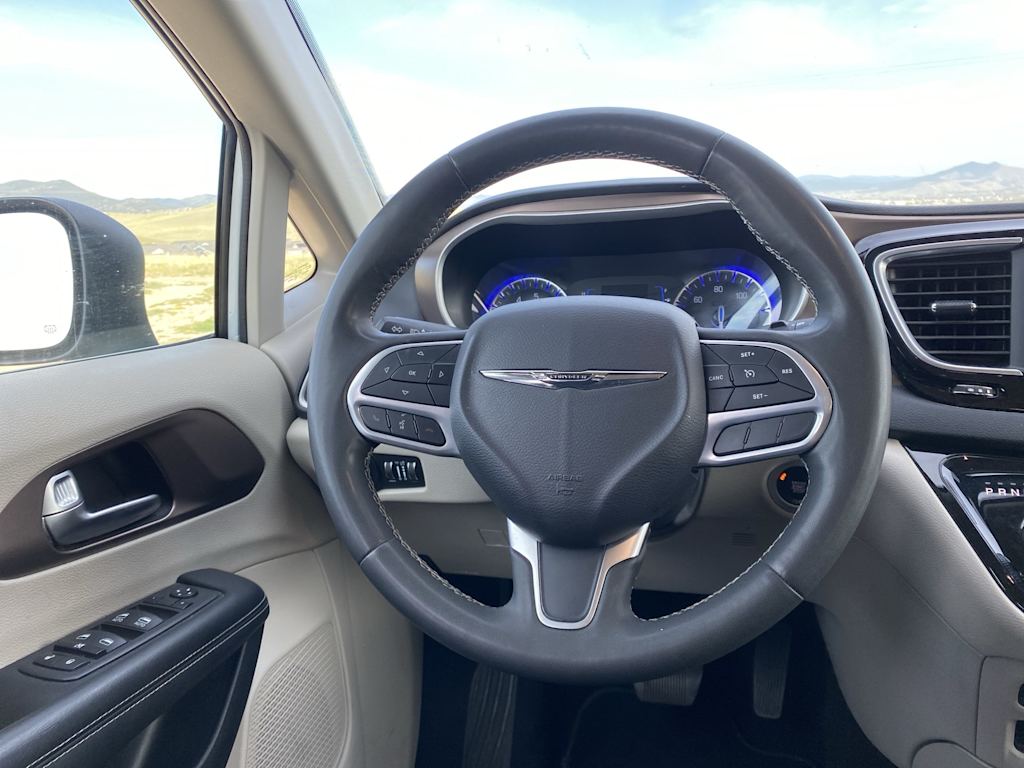 Thumbnail: 2023 Chrysler Voyager - 7