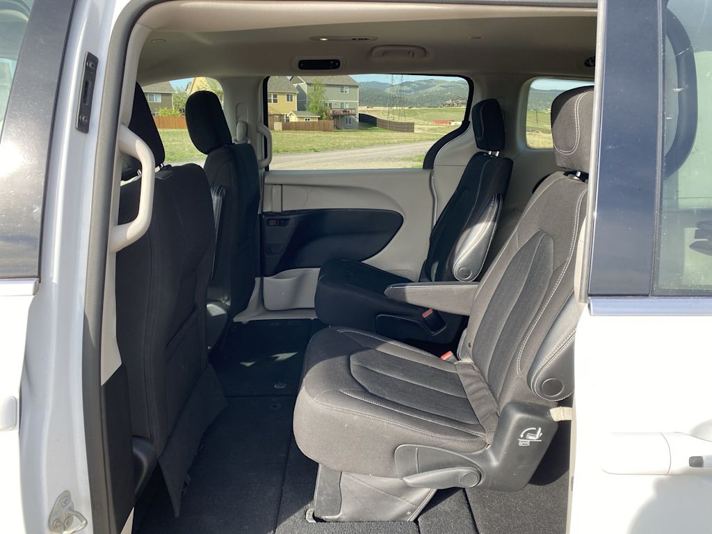 Thumbnail: 2023 Chrysler Voyager - 33