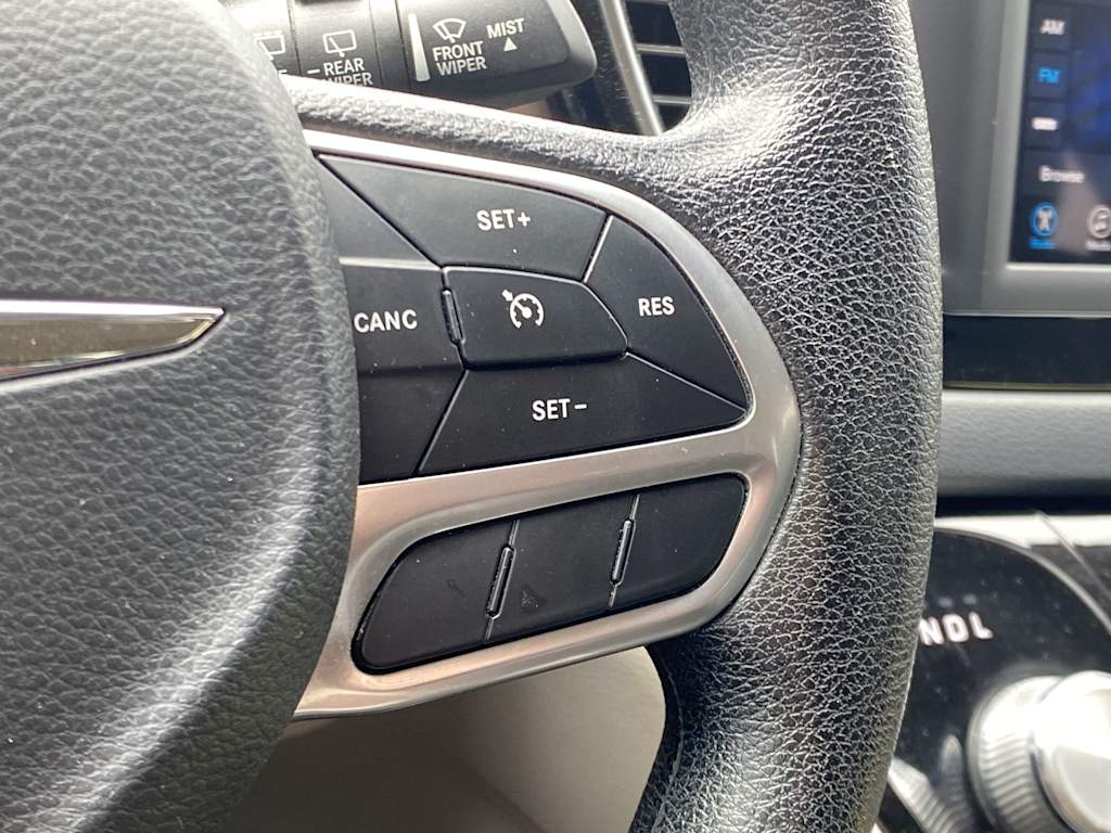 Thumbnail: 2020 Chrysler Voyager - 21