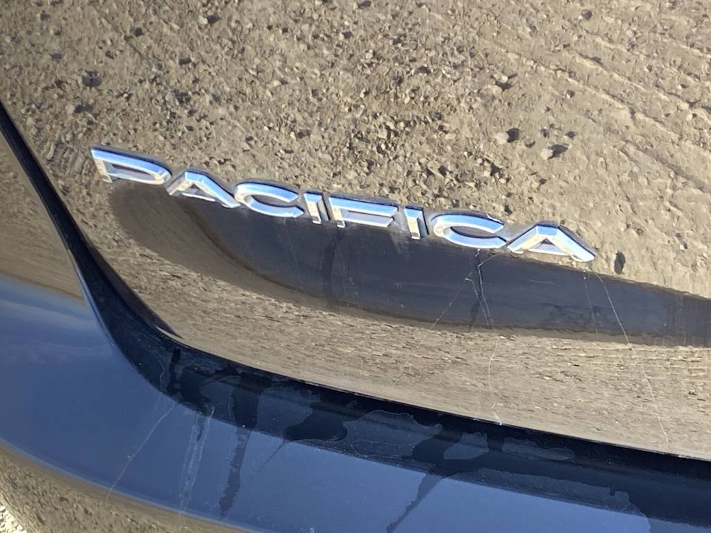Thumbnail: 2018 Chrysler Pacifica - 6