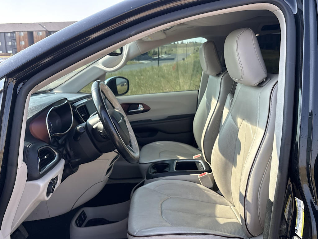 Thumbnail: 2019 Chrysler Pacifica - 5