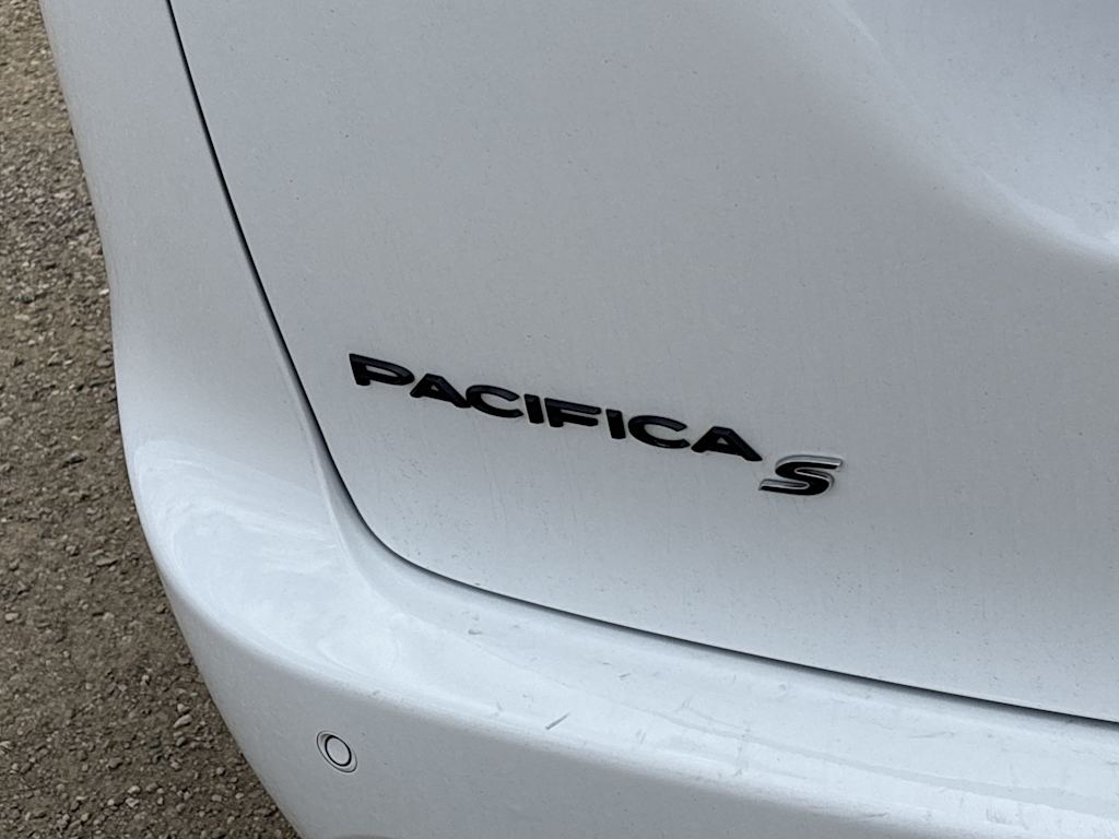 Thumbnail: 2024 Chrysler Pacifica - 6