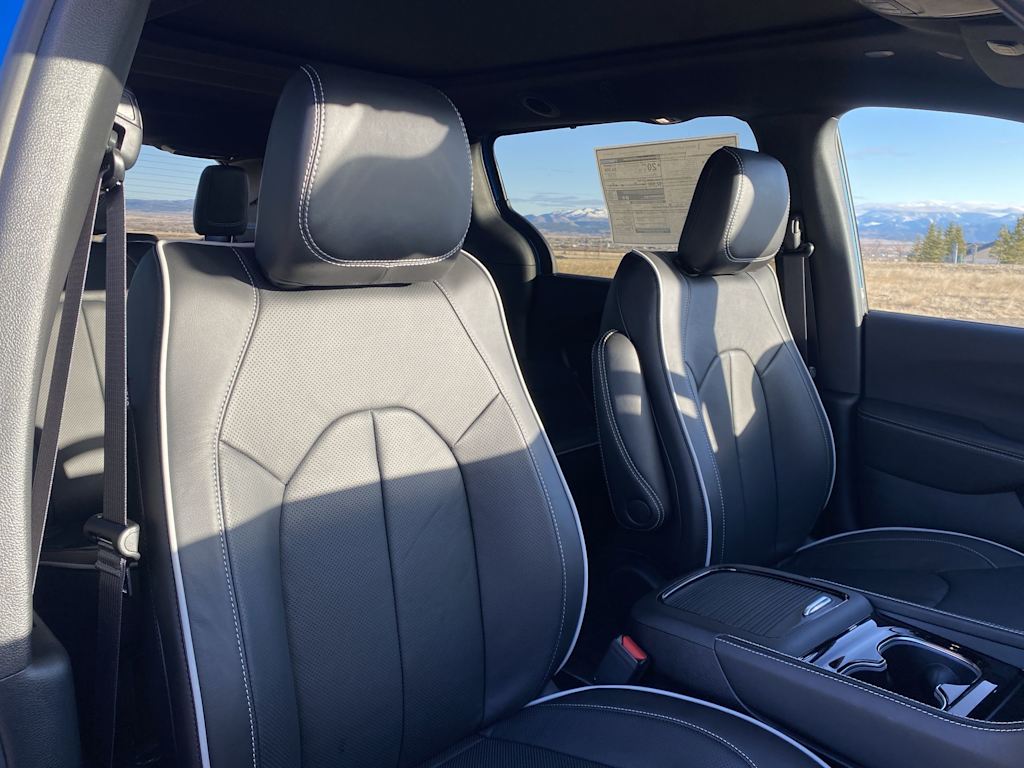 Thumbnail: 2026 Chrysler Pacifica - 10