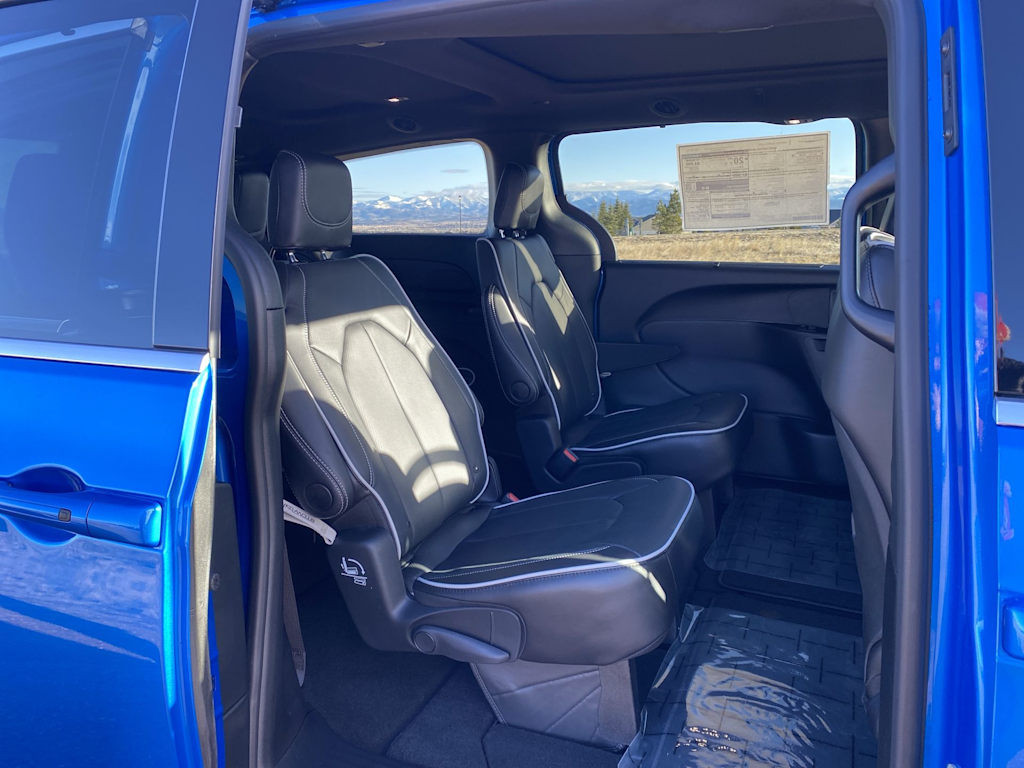Thumbnail: 2026 Chrysler Pacifica - 36