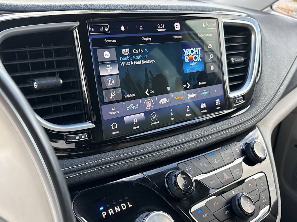 Thumbnail: 2021 Chrysler Pacifica - 9