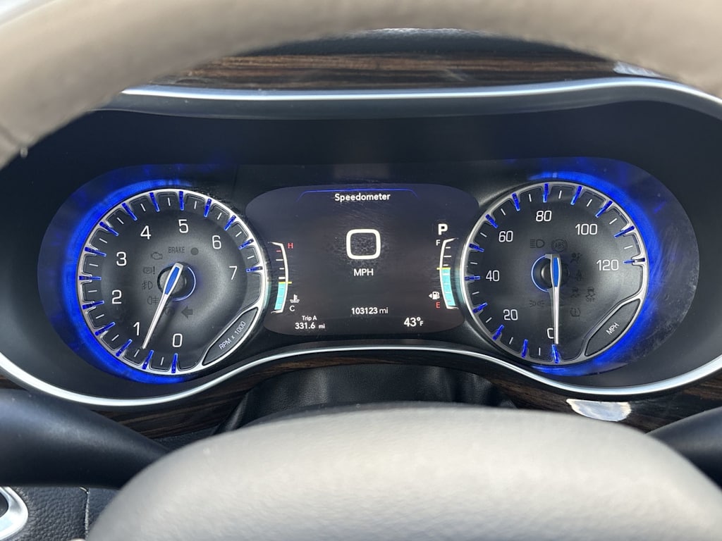 Thumbnail: 2021 Chrysler Pacifica - 10