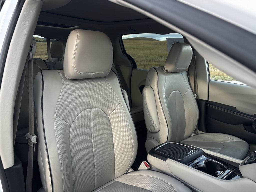 Thumbnail: 2021 Chrysler Pacifica - 6