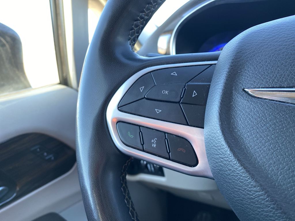 Thumbnail: 2023 Chrysler Pacifica - 22