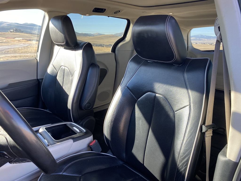 Thumbnail: 2023 Chrysler Pacifica - 5