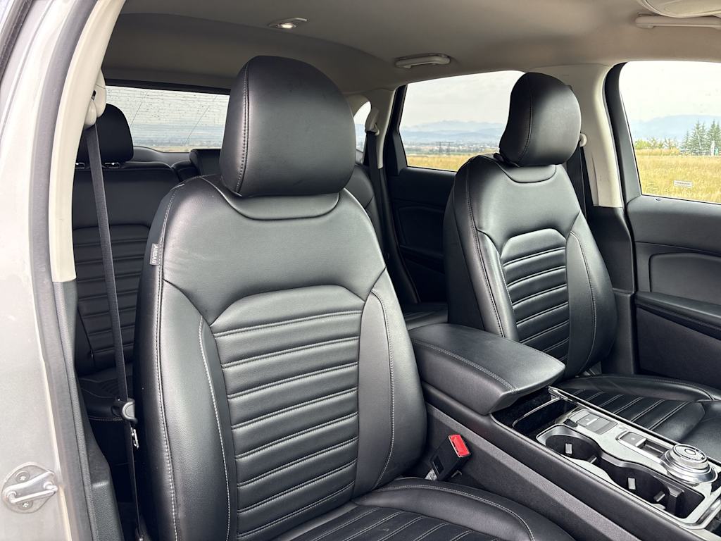 Thumbnail: 2019 Ford Edge - 10