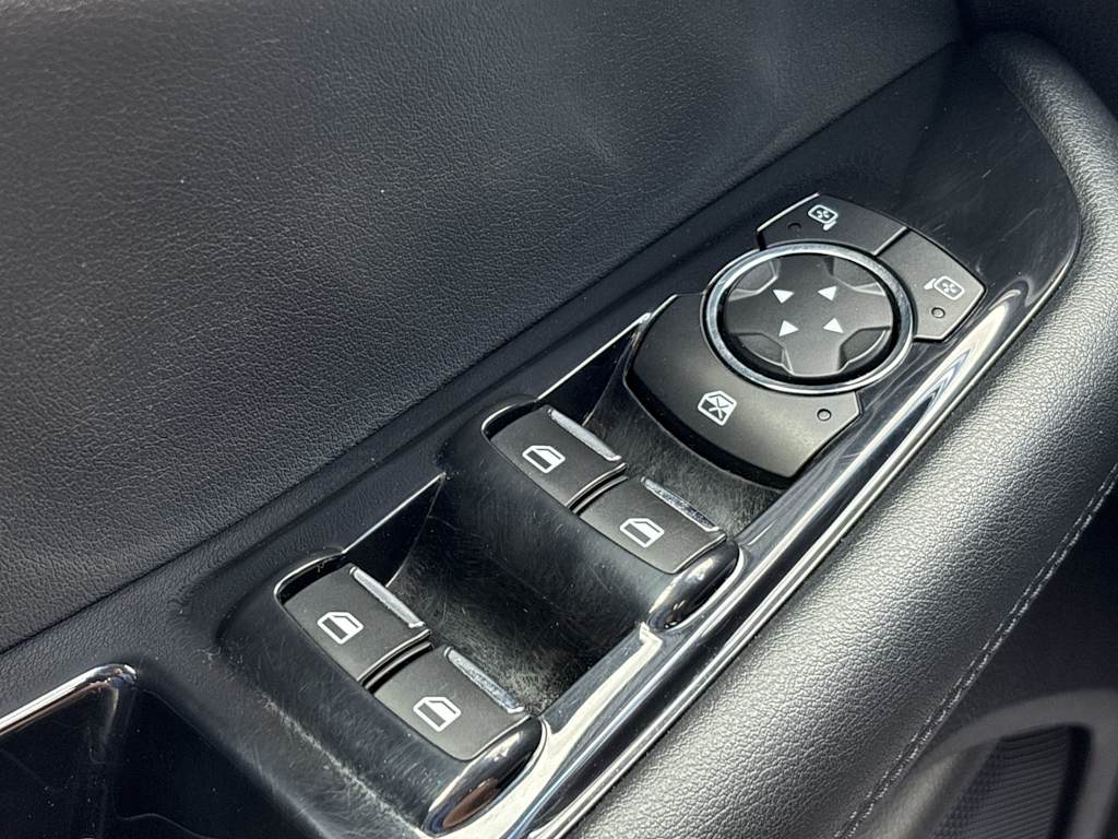 Thumbnail: 2019 Ford Edge - 24