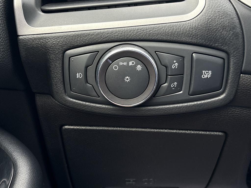 Thumbnail: 2019 Ford Edge - 26
