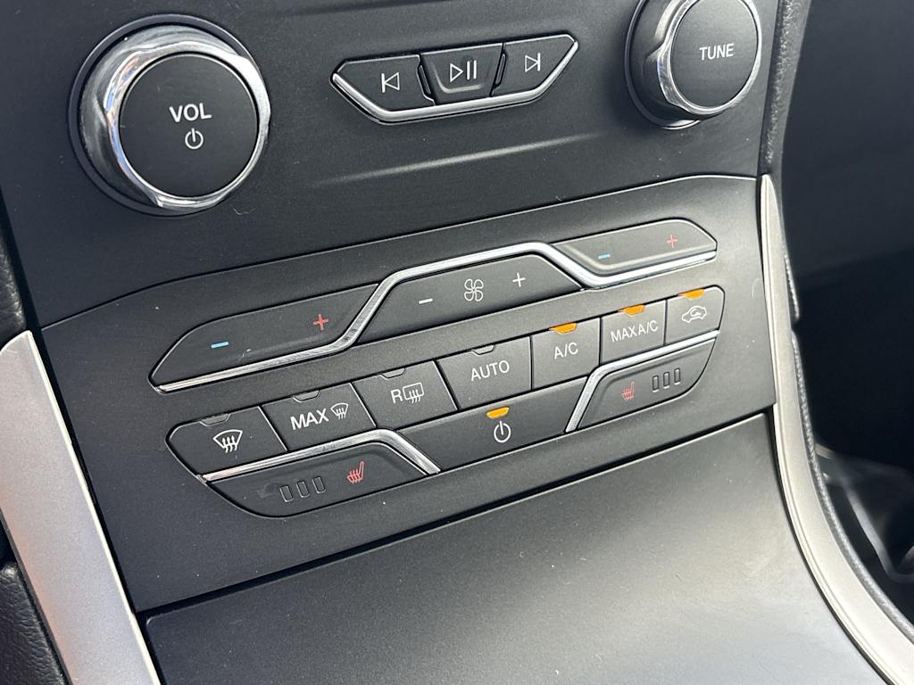 Thumbnail: 2019 Ford Edge - 27