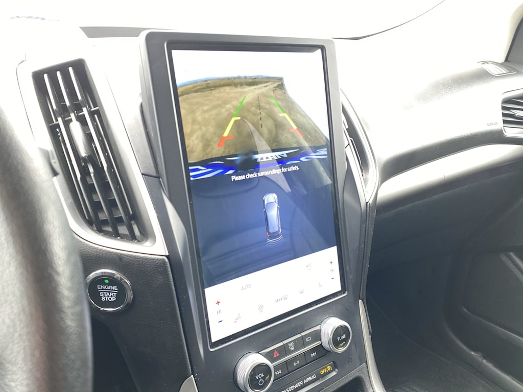 Thumbnail: 2023 Ford Edge - 32