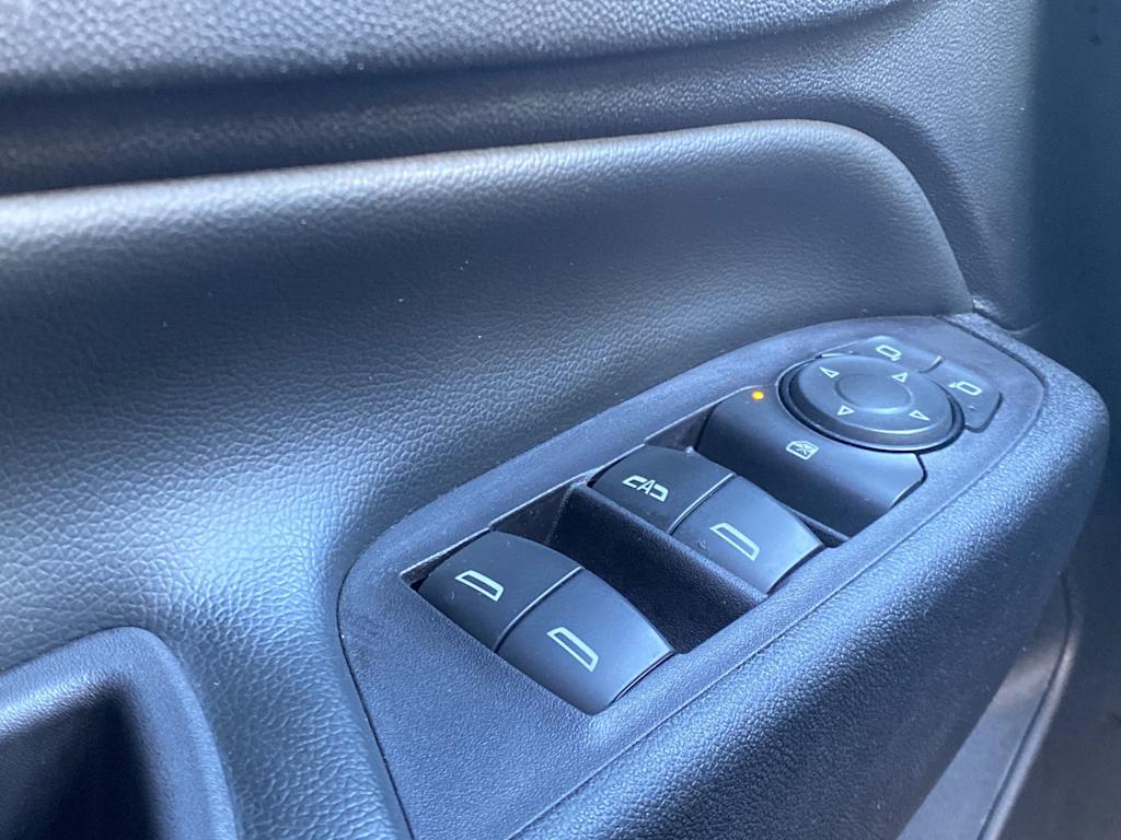 Thumbnail: 2021 Chevrolet Equinox - 25