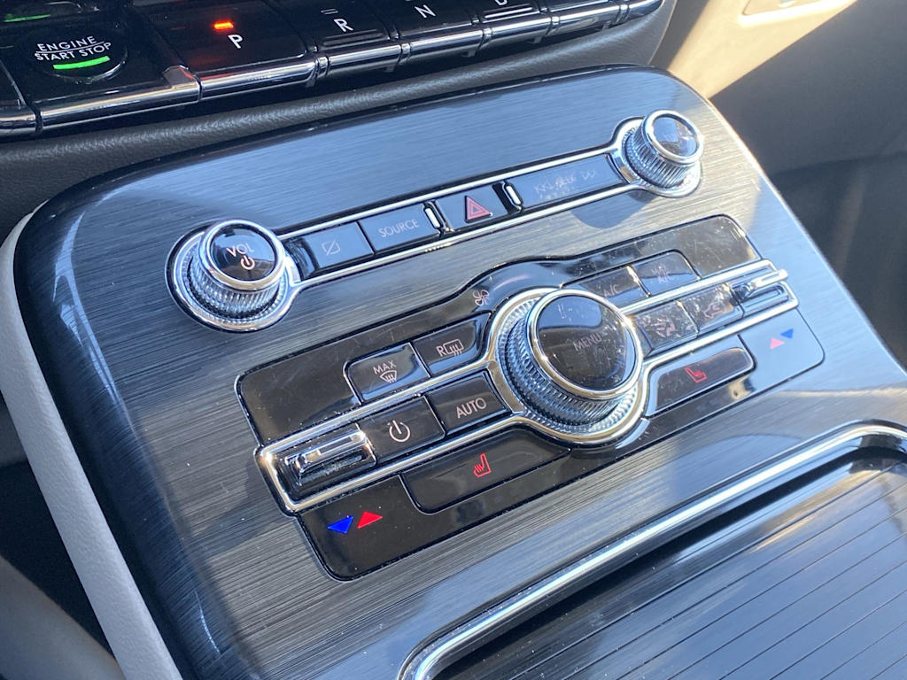 Thumbnail: 2021 Lincoln Nautilus - 27
