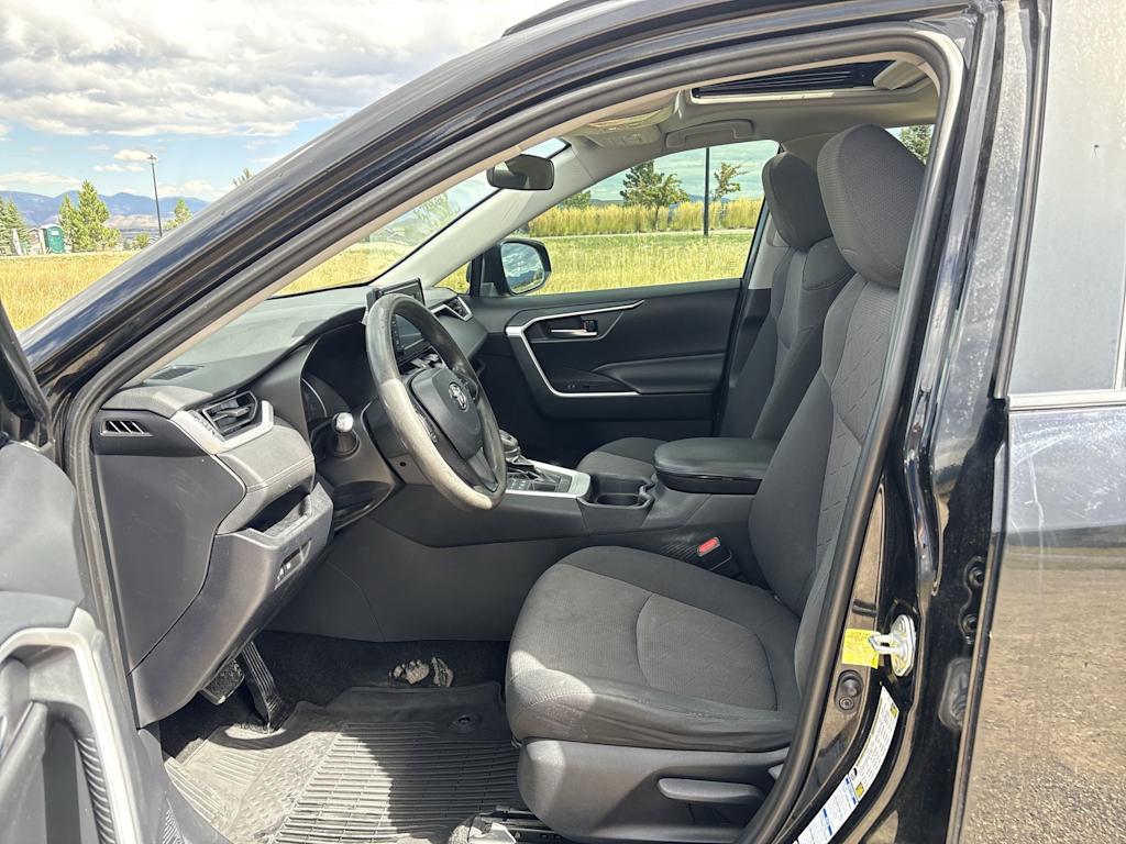 Thumbnail: 2019 Toyota RAV4 - 9
