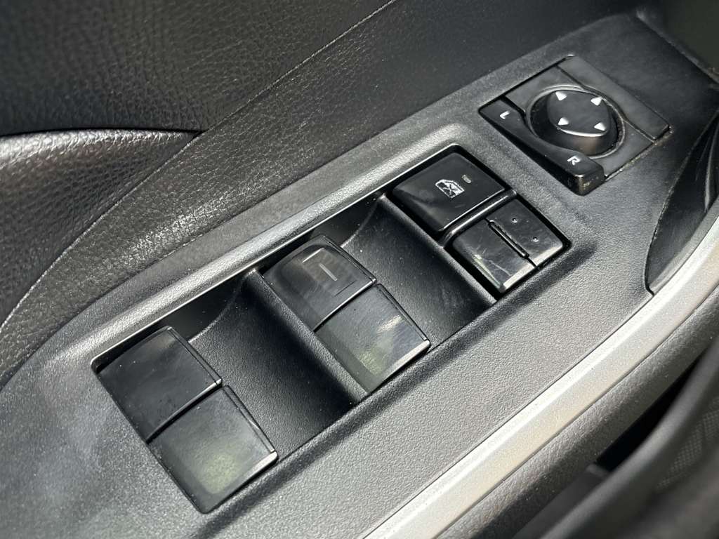 Thumbnail: 2019 Toyota RAV4 - 26