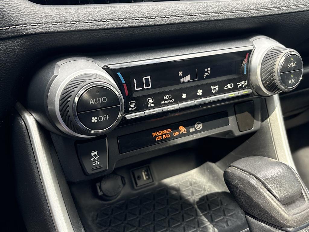 Thumbnail: 2019 Toyota RAV4 - 29