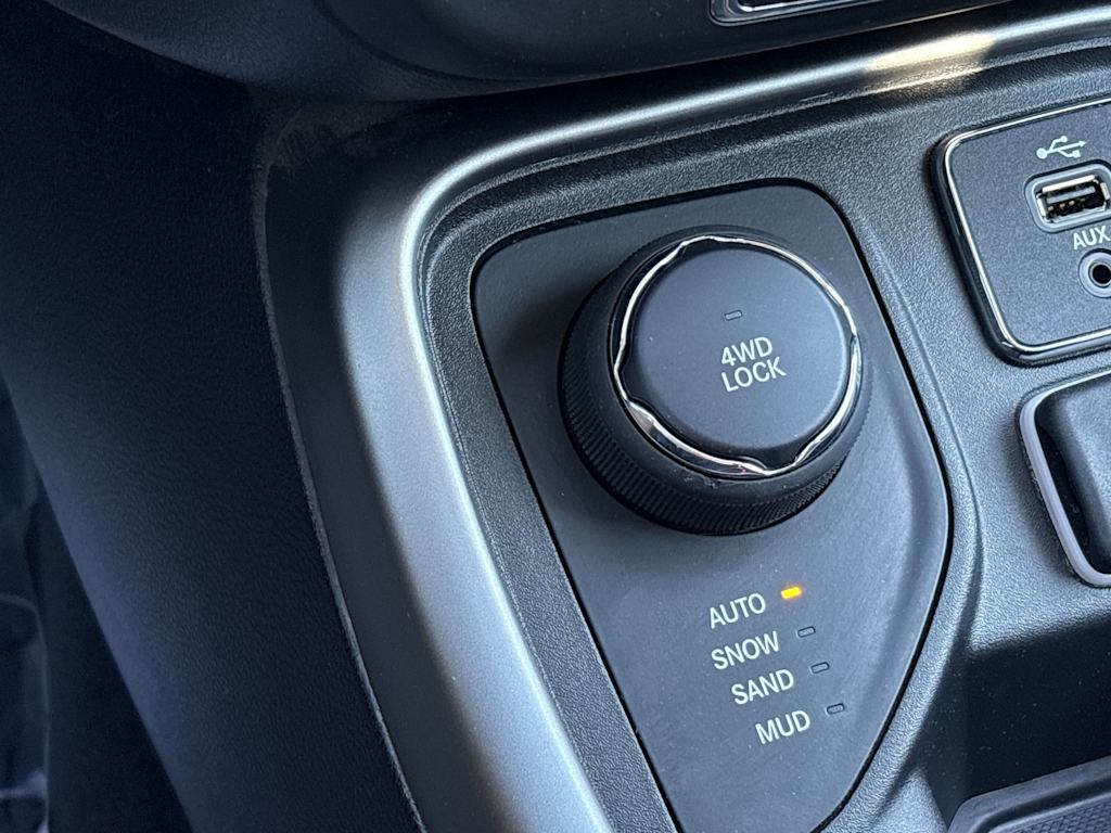 Thumbnail: 2018 Jeep Compass - 28