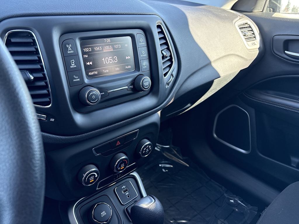 Thumbnail: 2018 Jeep Compass - 12