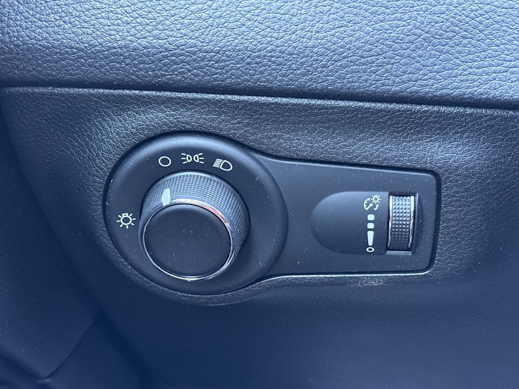 Thumbnail: 2018 Jeep Compass - 26