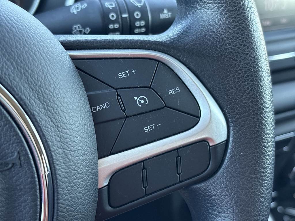 Thumbnail: 2018 Jeep Compass - 34