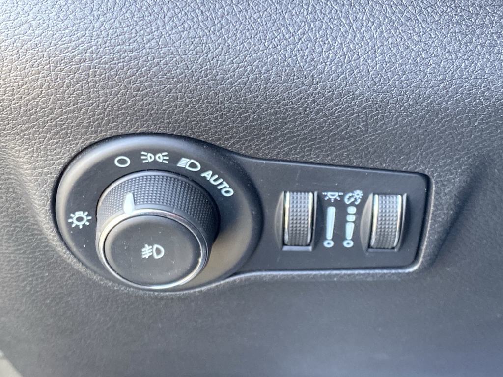 Thumbnail: 2022 Jeep Compass - 28