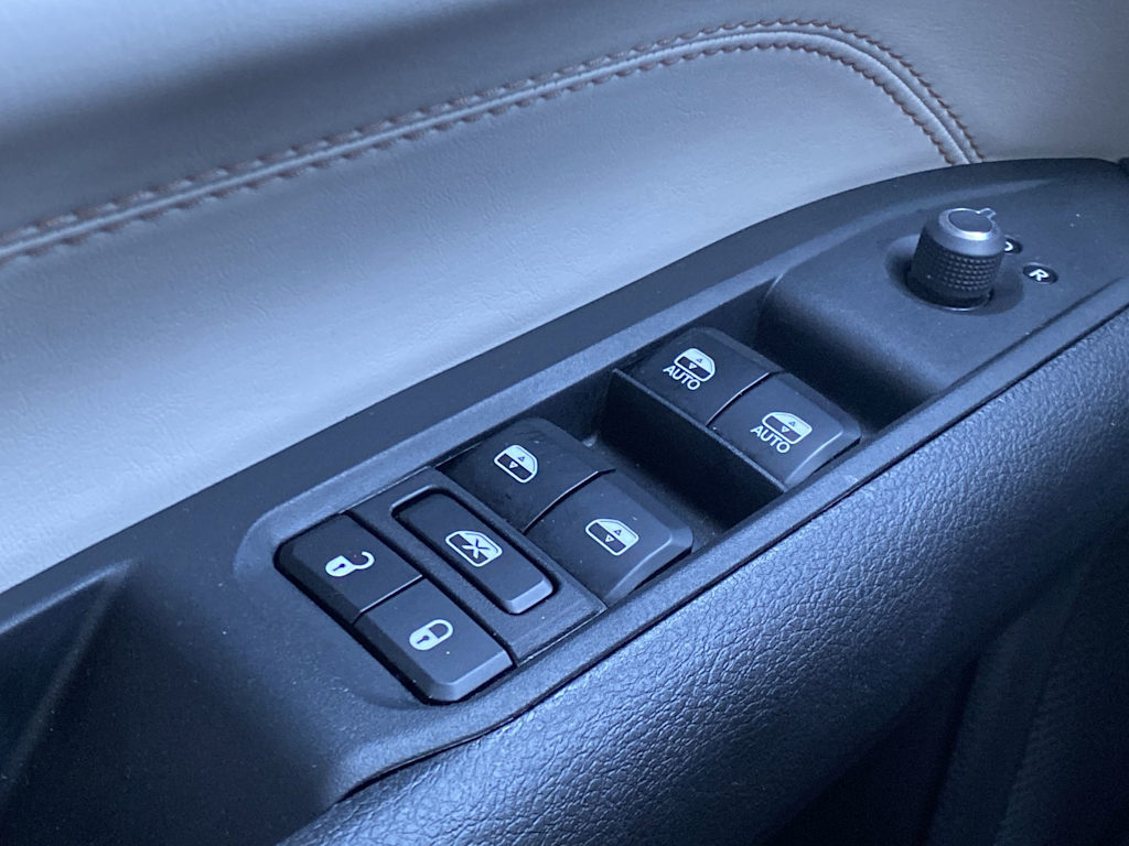 Thumbnail: 2023 Jeep Compass - 25