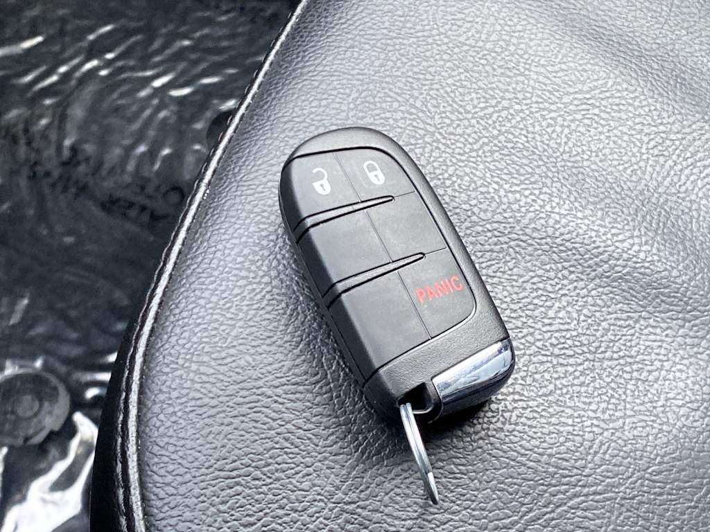 Thumbnail: 2022 Jeep Compass - 11