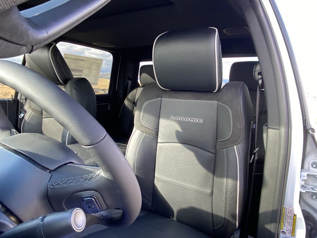 2026 RAM 3500 Laramie - Photo 7