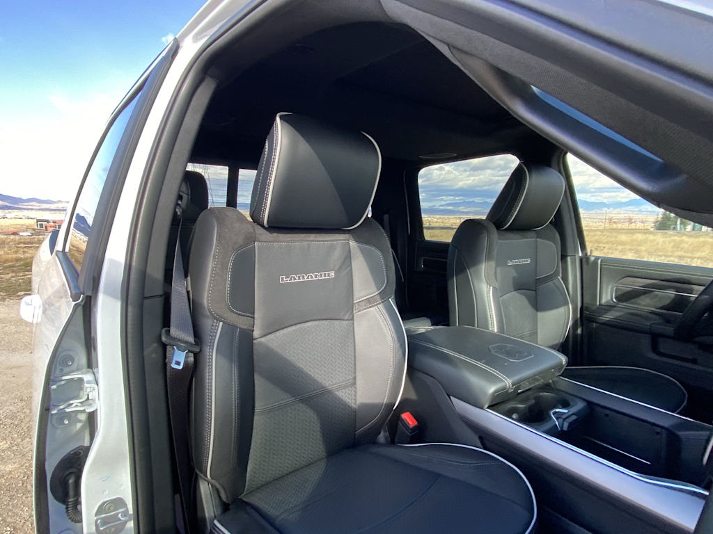2026 RAM 3500 Laramie - Photo 8