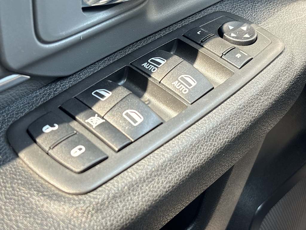 Thumbnail: 2021 RAM 1500 - 25