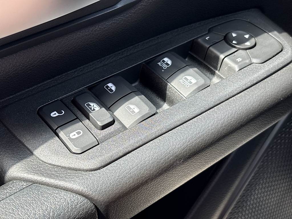 Thumbnail: 2026 RAM 1500 - 25